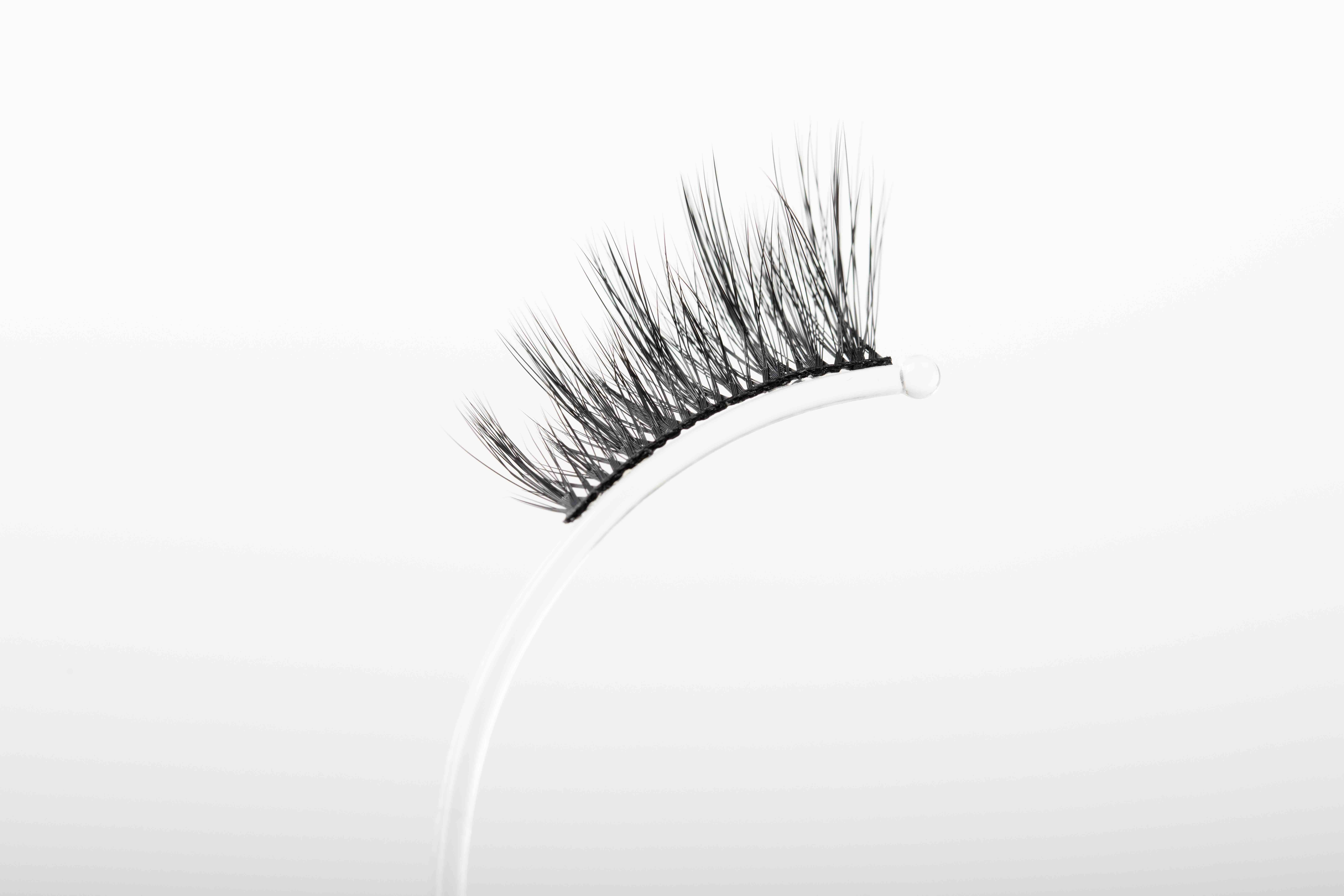 HALF LASHES