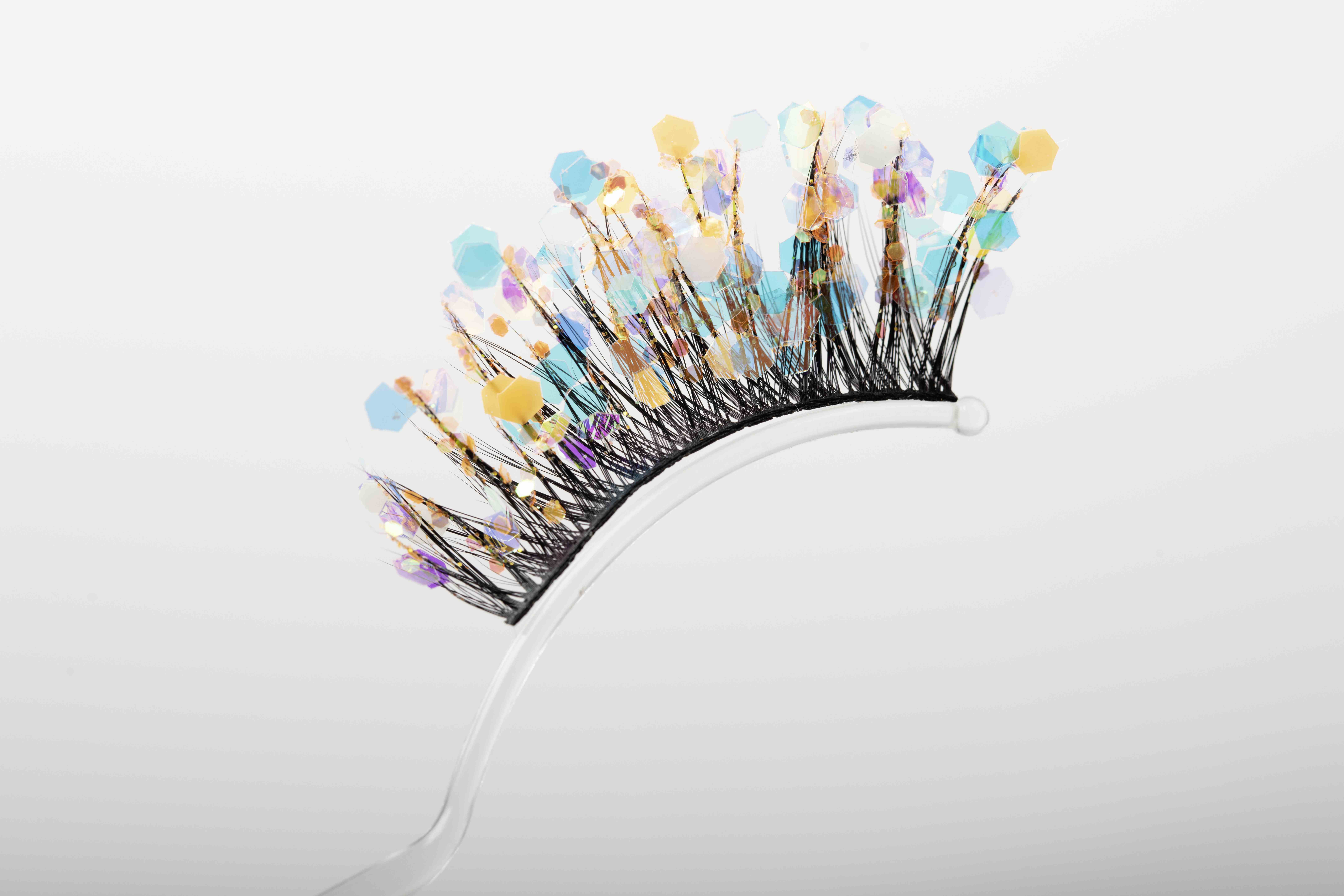 HOLIDAY LASHES