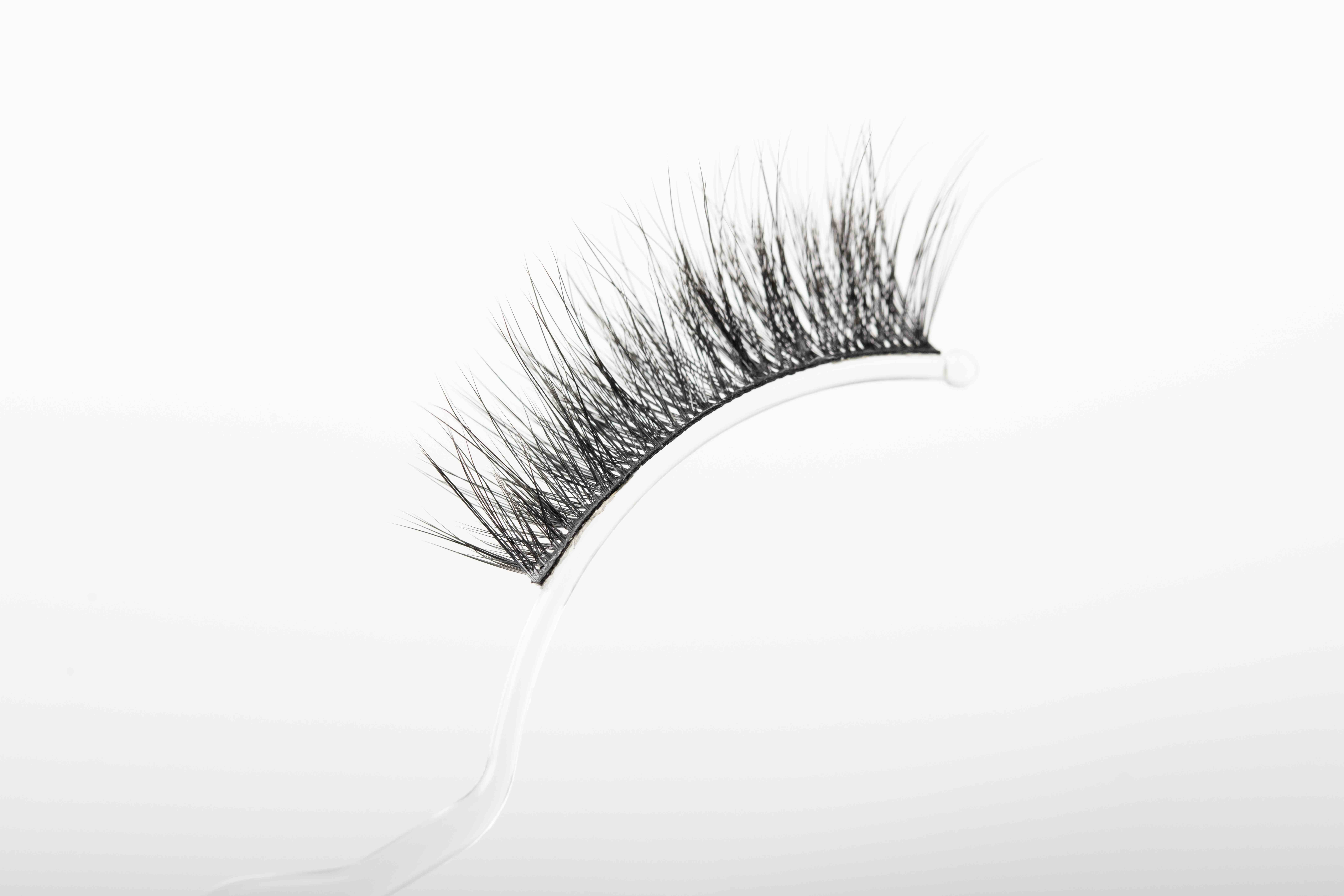 TRIANGULAR FIBER LASHES