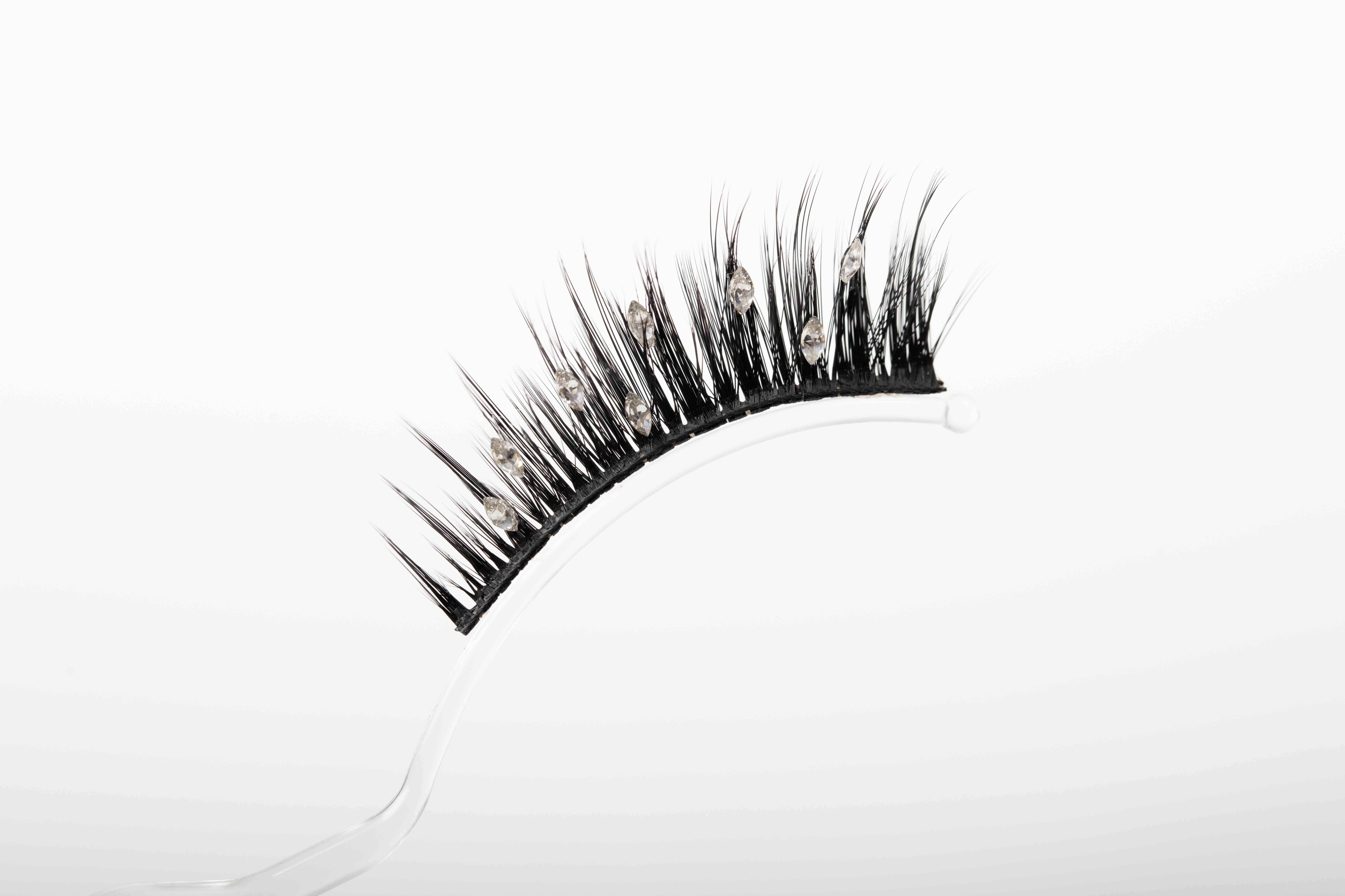 HOLIDAY LASHES