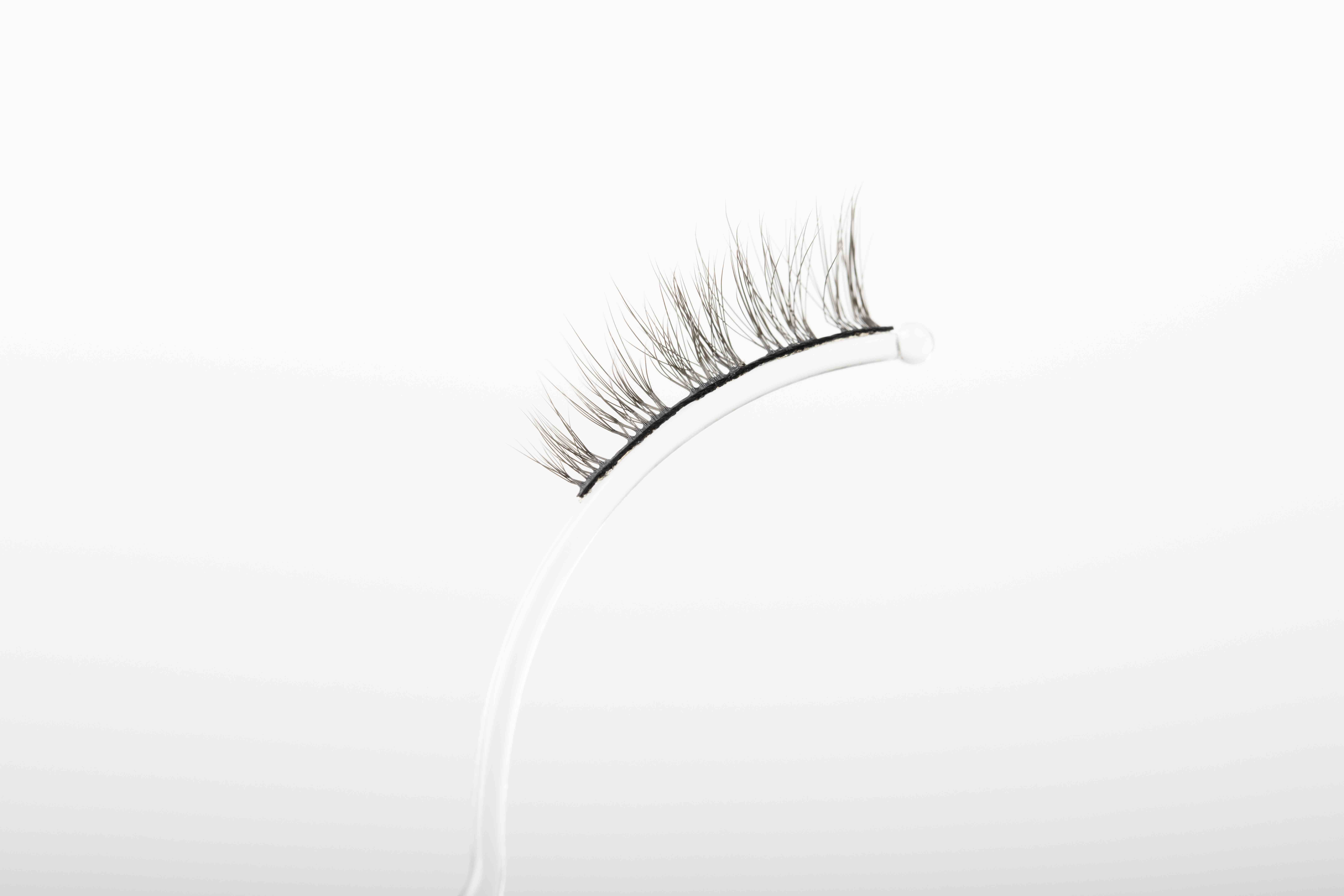 HALF LASHES