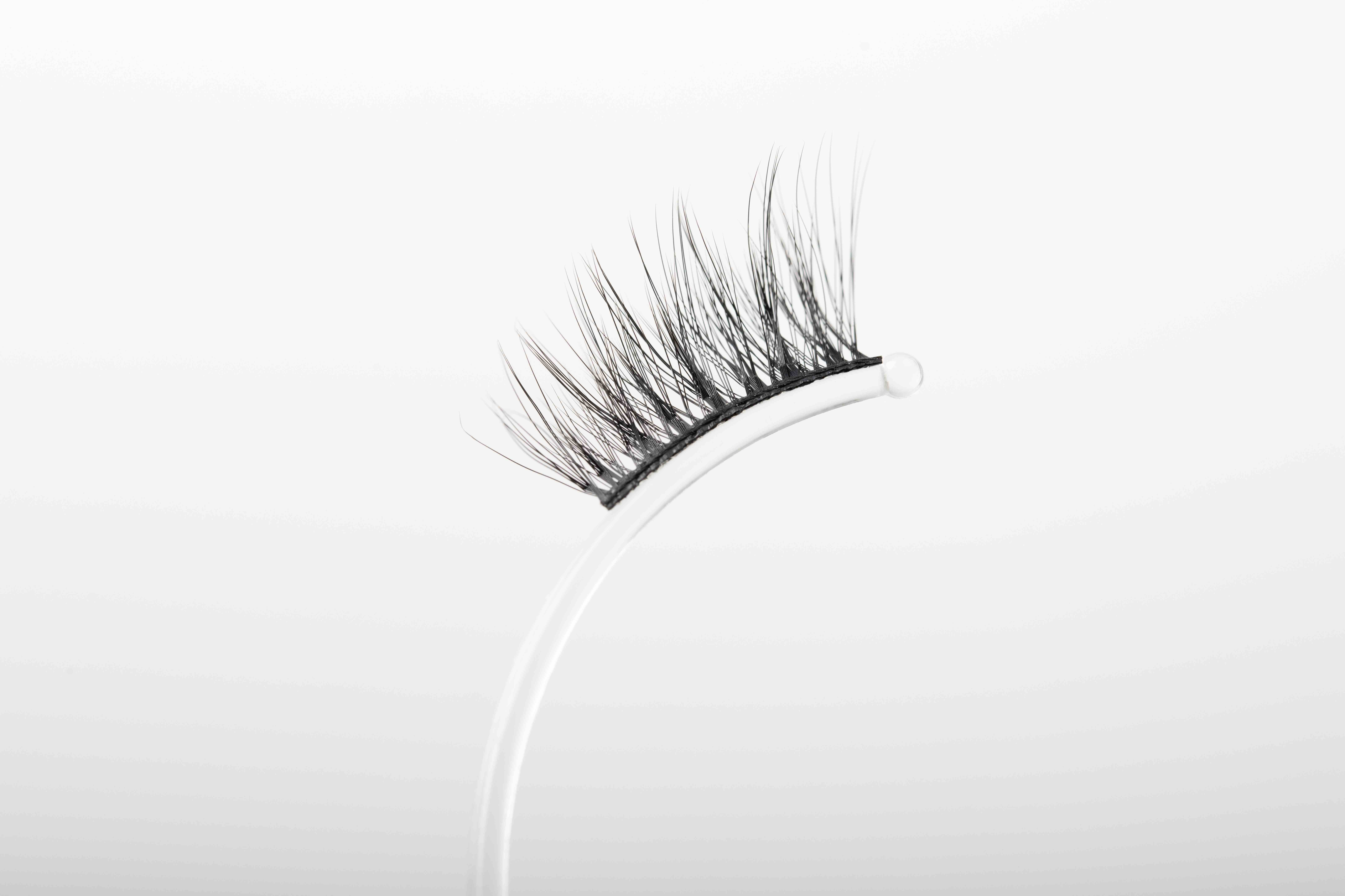 HALF LASHES