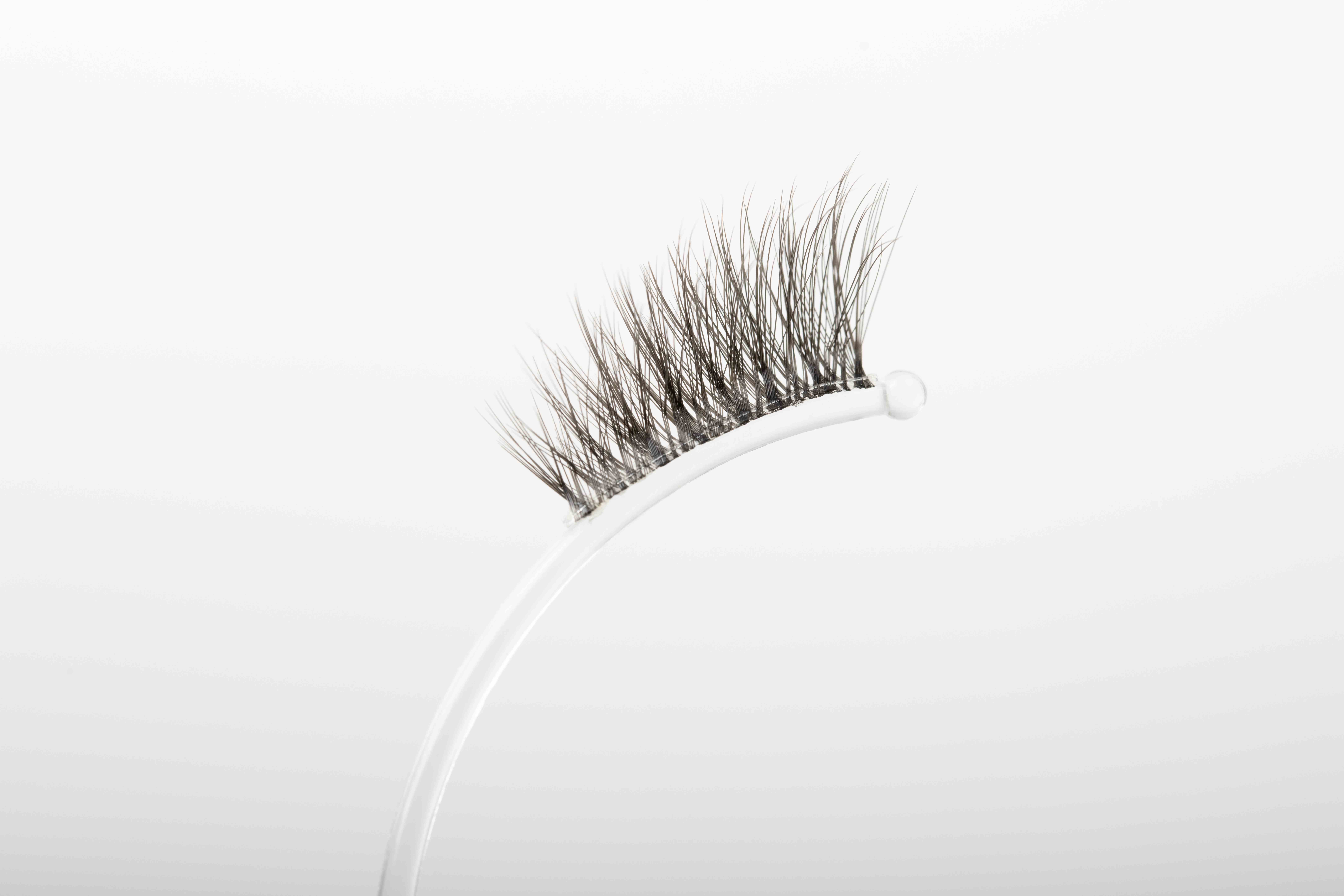HALF LASHES