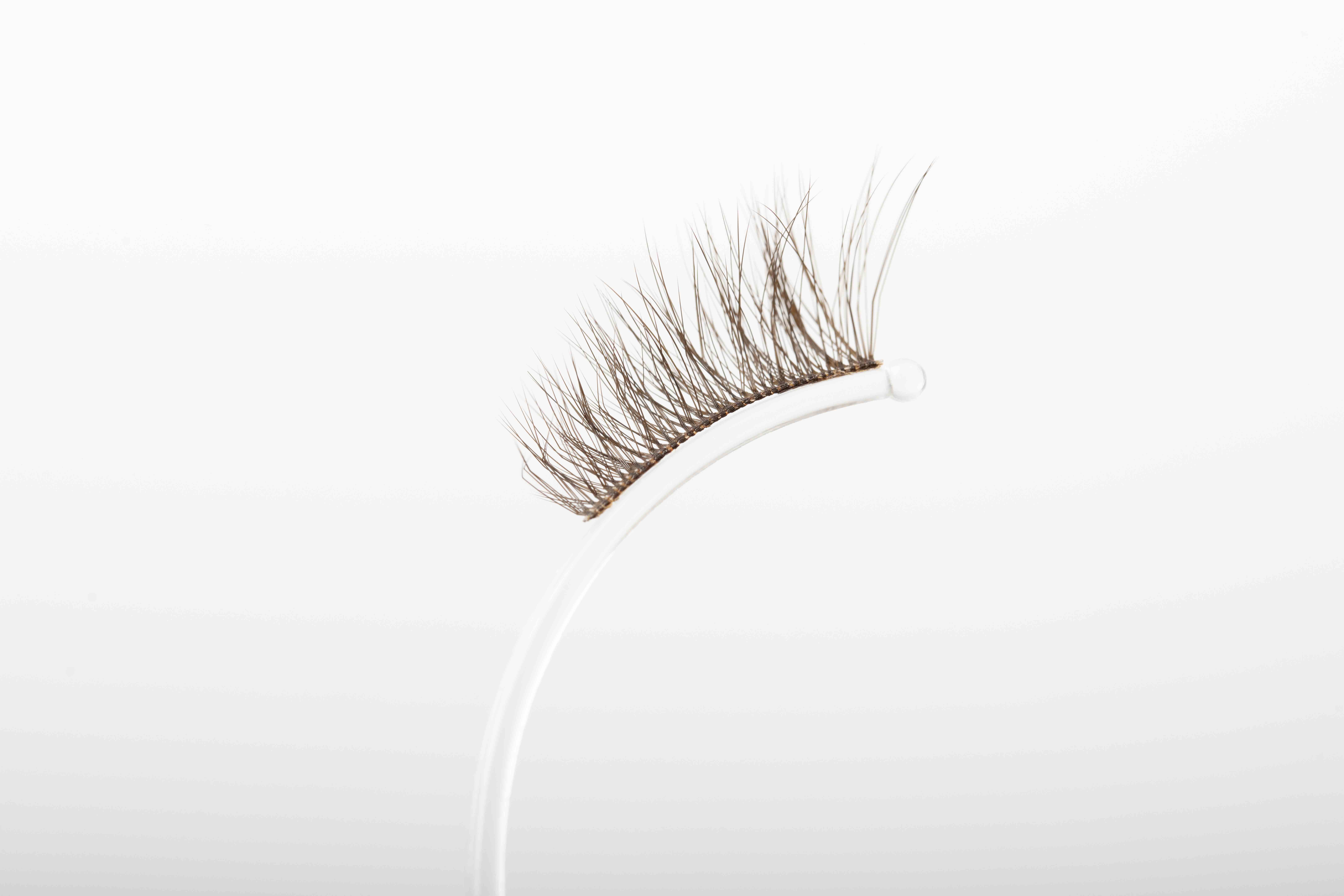 HALF LASHES