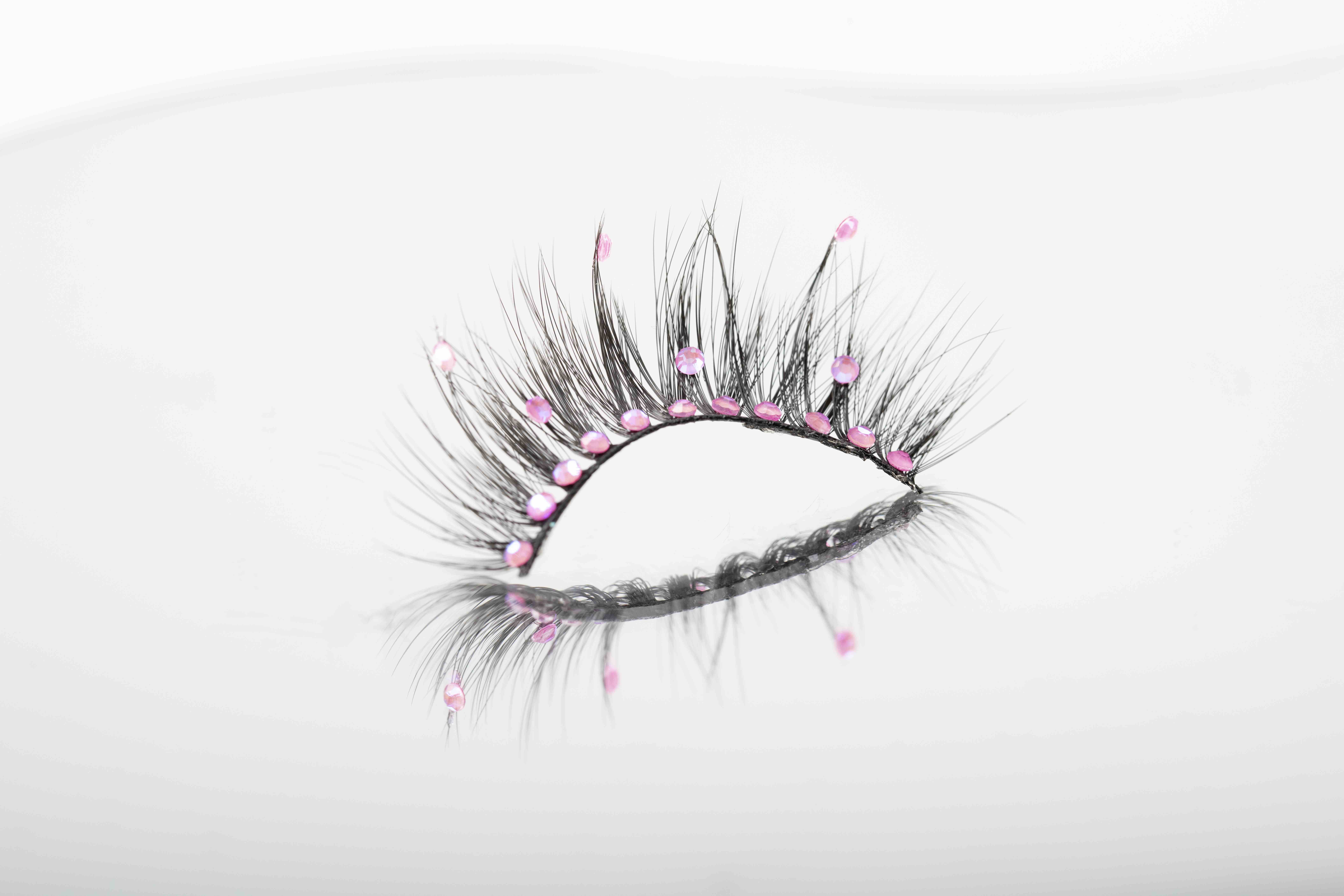 HOLIDAY LASHES
