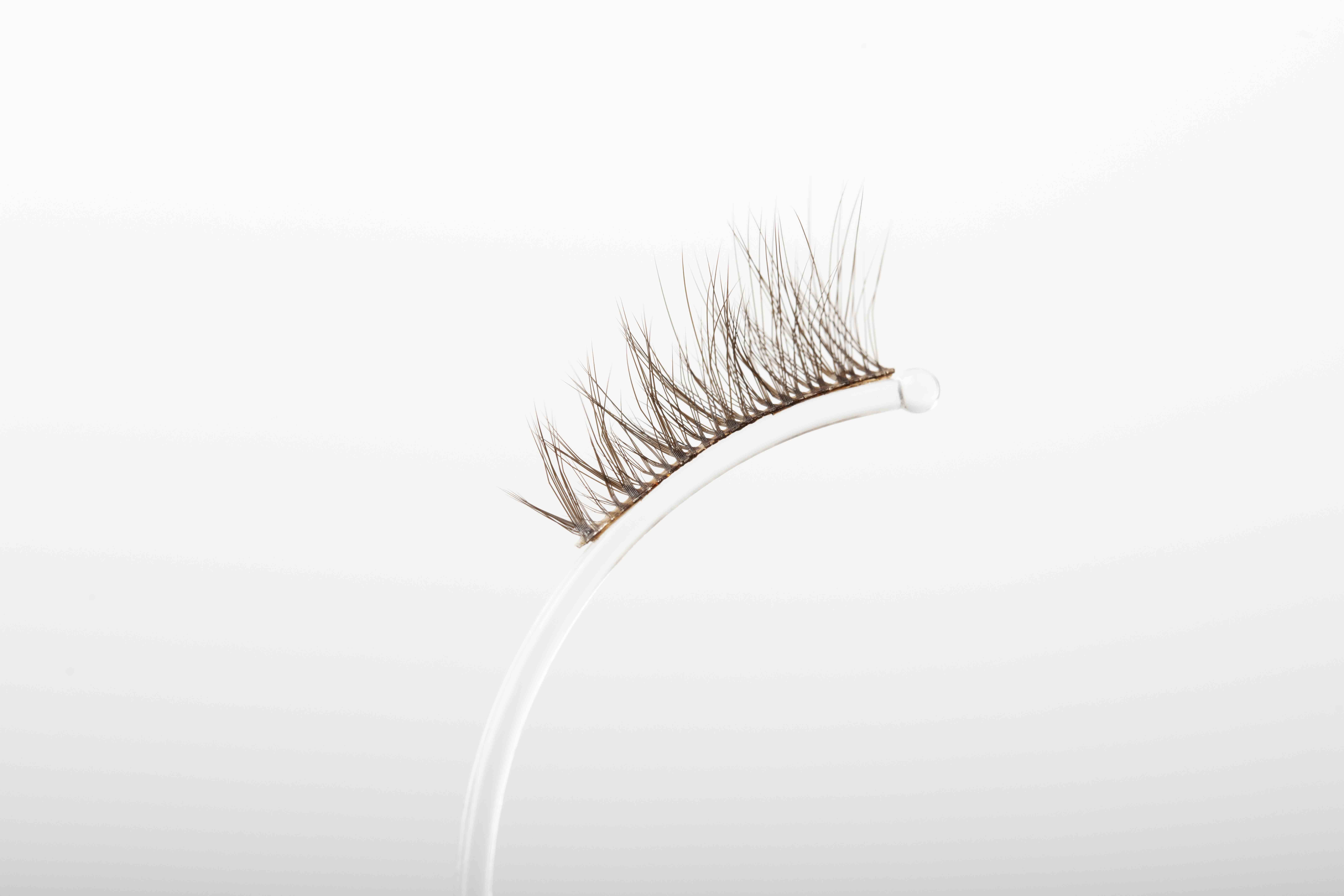 HALF LASHES