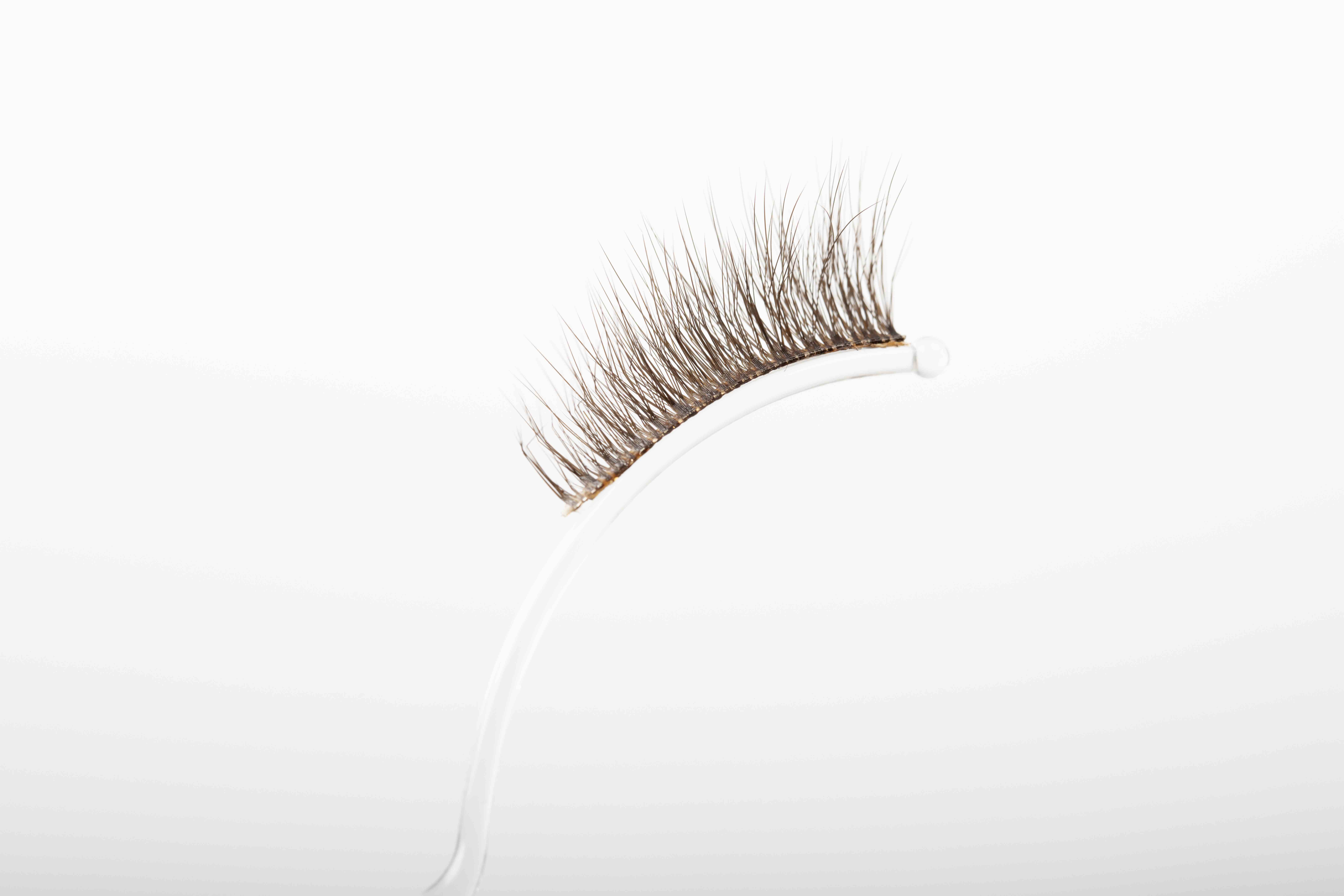 HALF LASHES