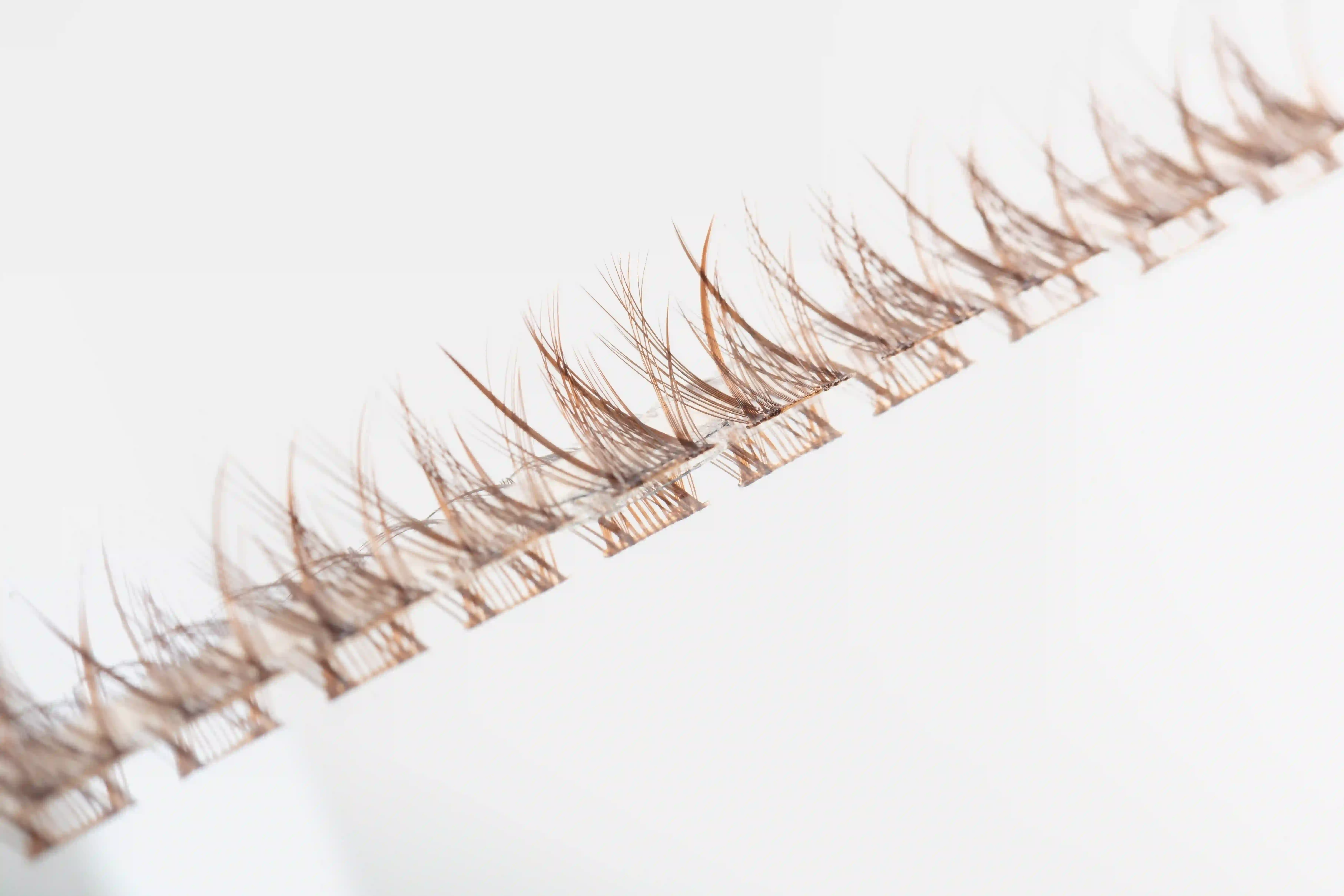 BROWN CLUSTER LASHES