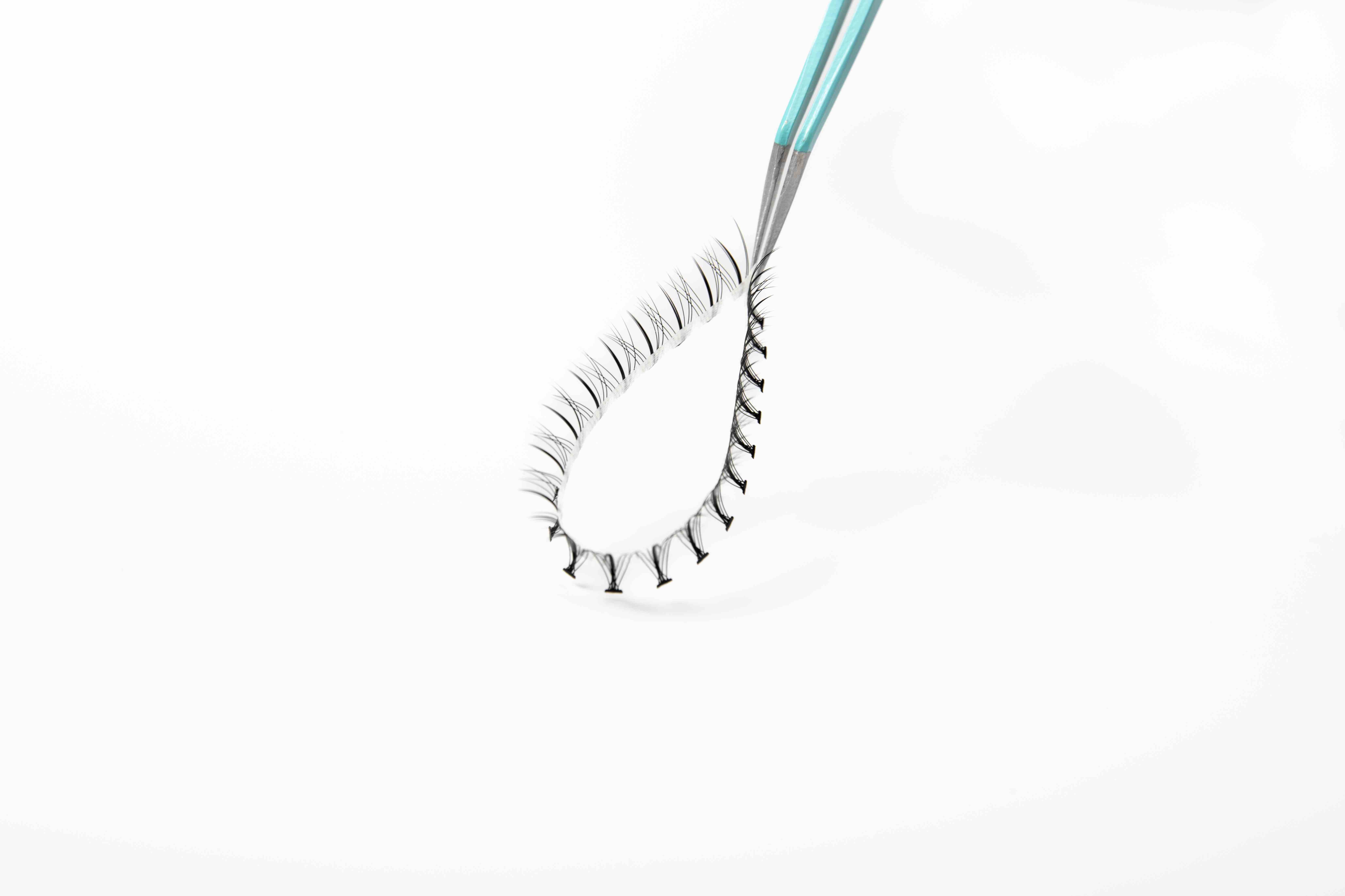 HEAT-BONDED CLUSTER LASHES