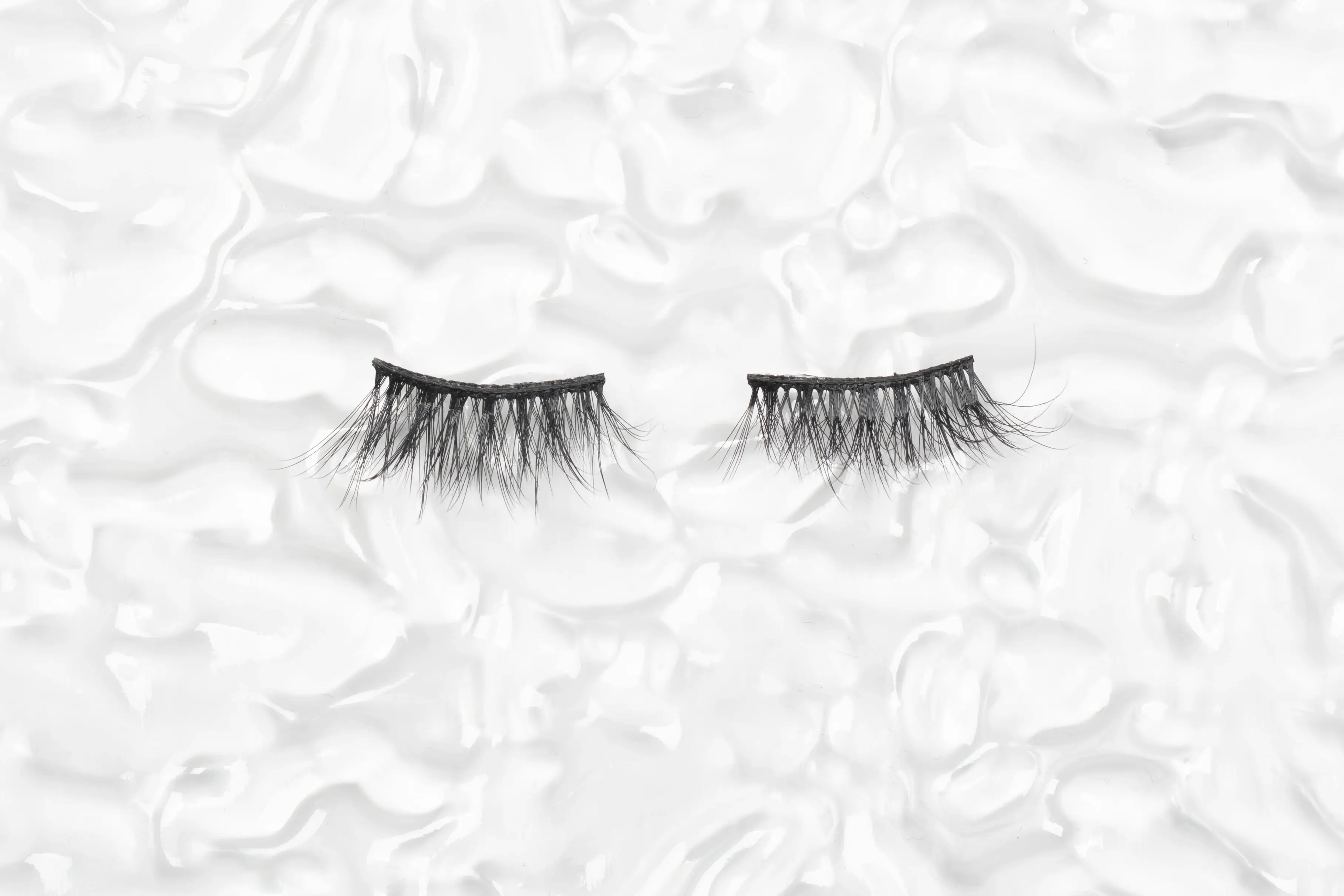 HALF LASHES