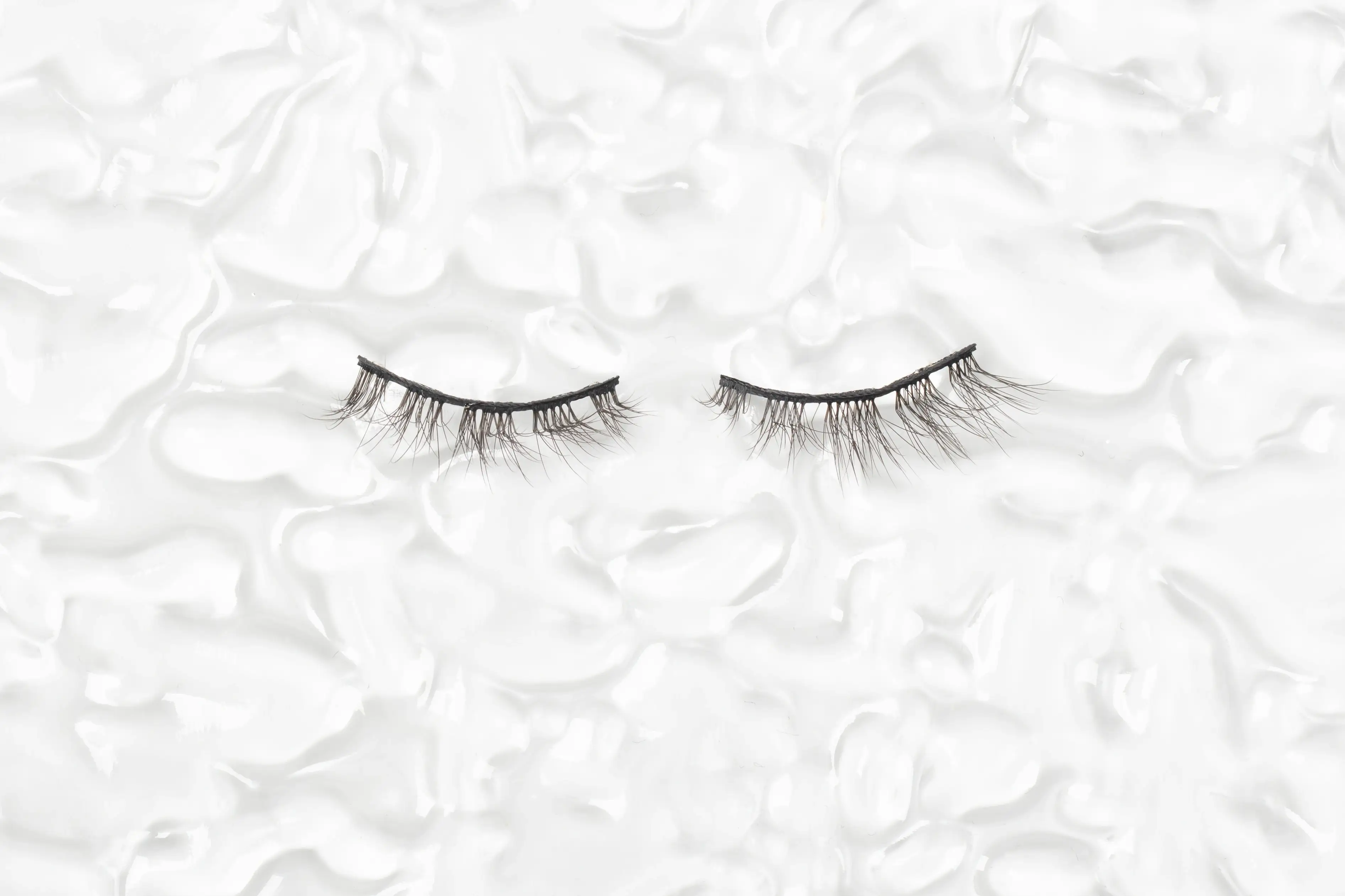 HALF LASHES