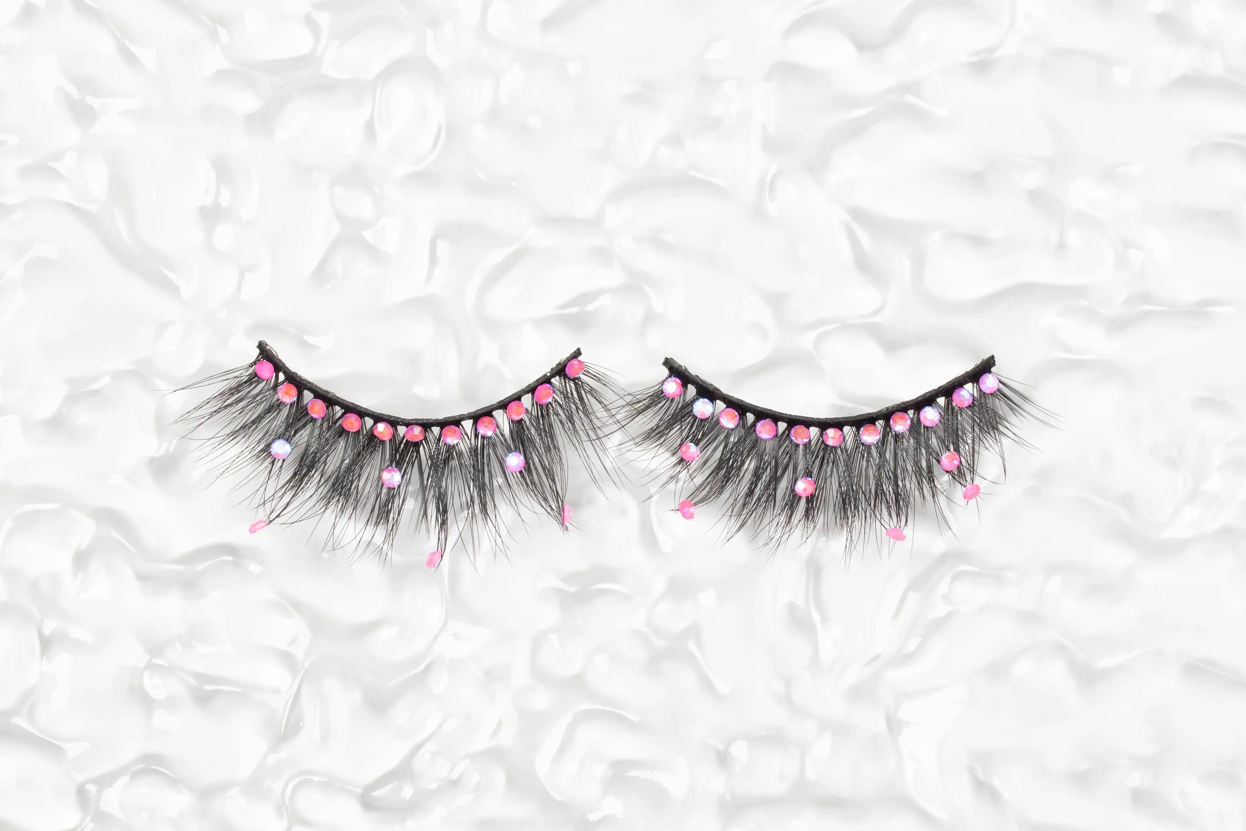 HOLIDAY LASHES