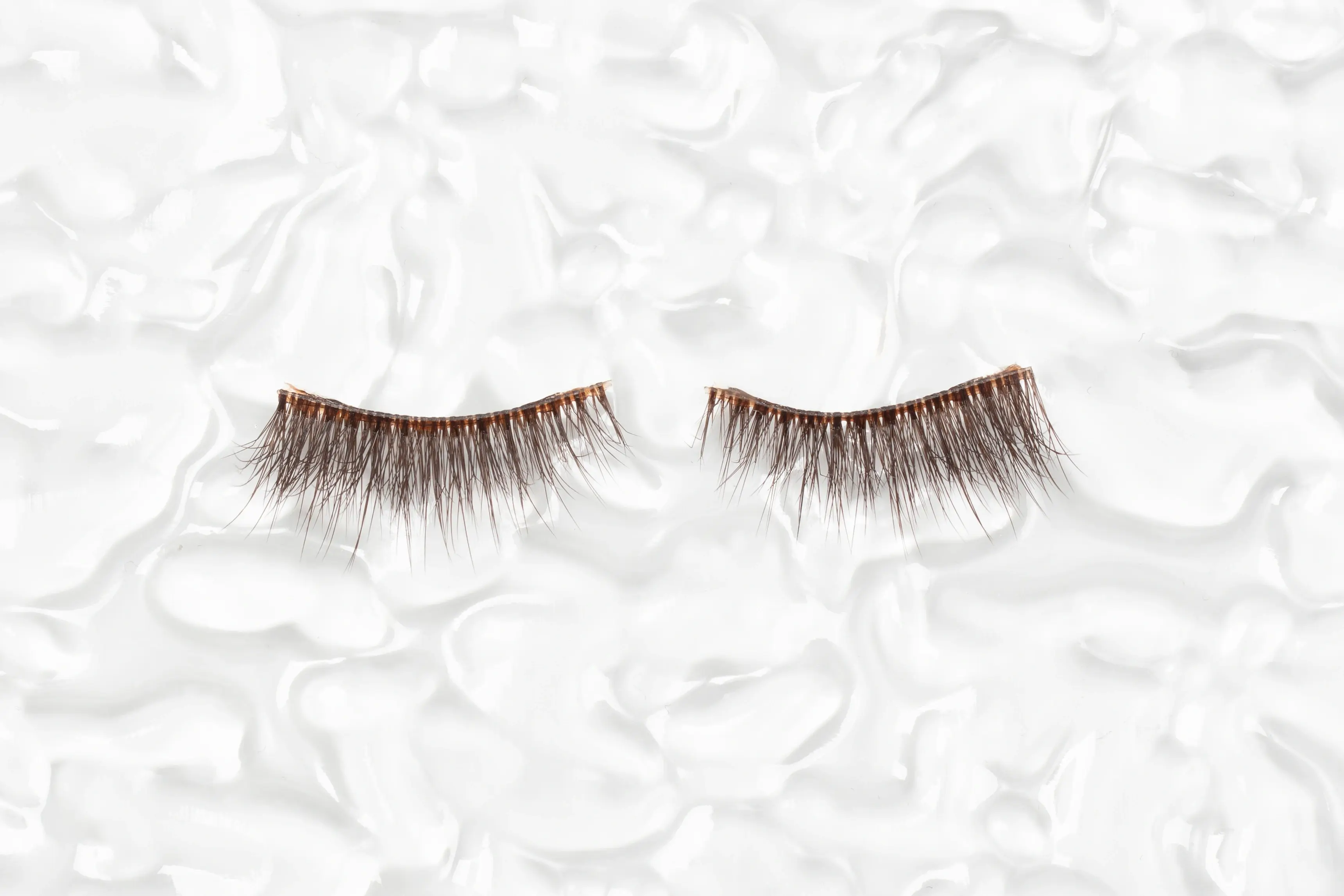 HALF LASHES