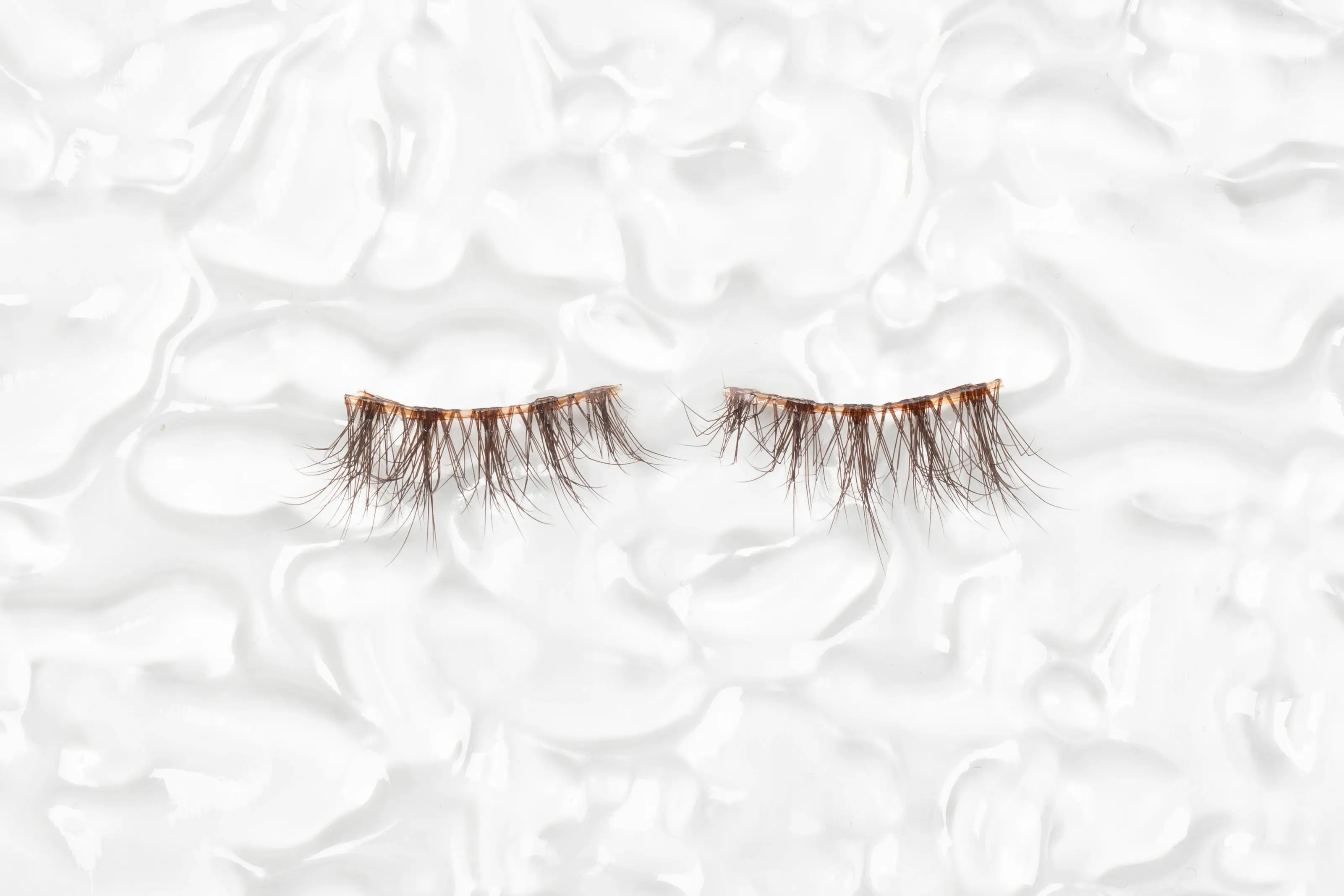 HALF LASHES