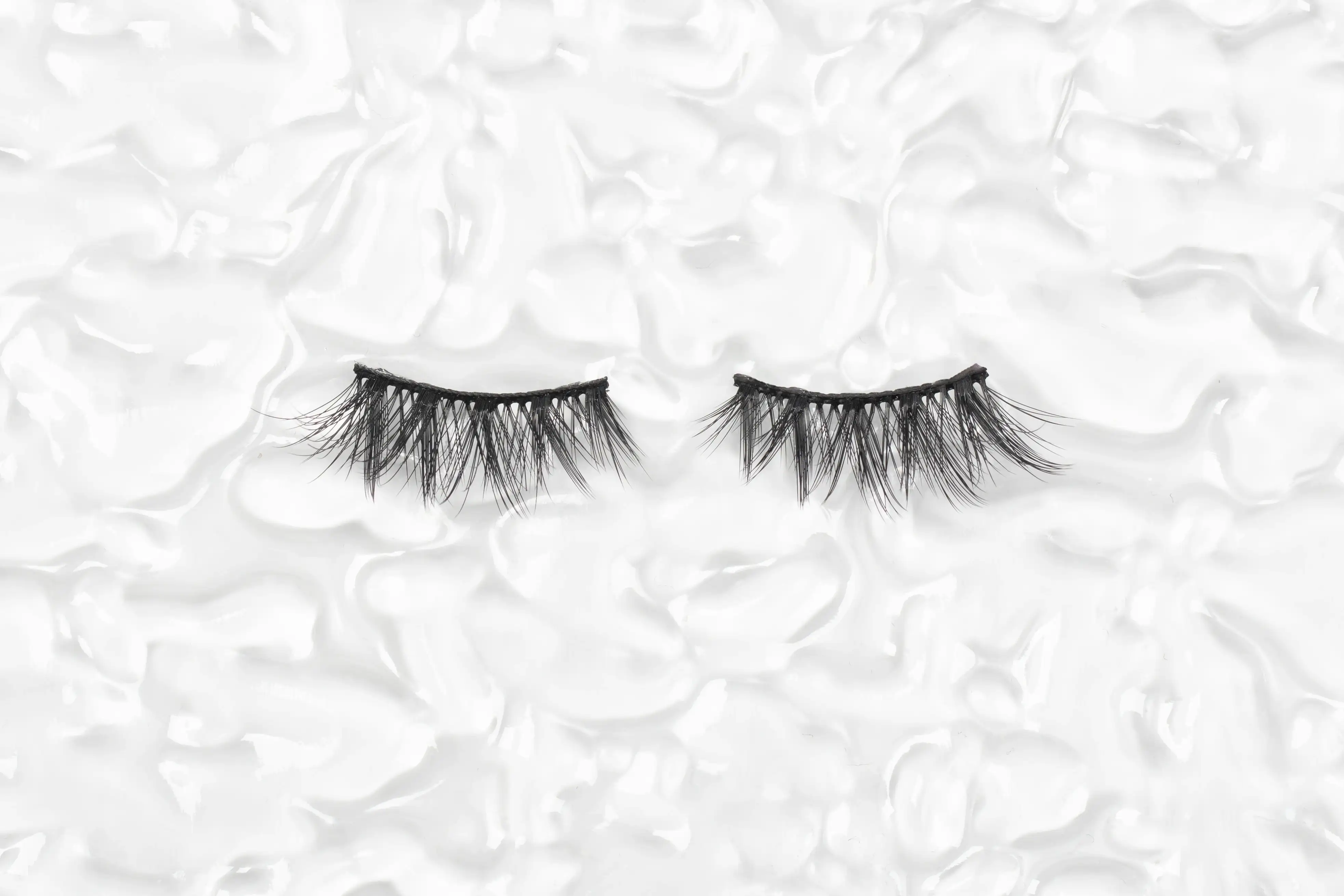 HALF LASHES