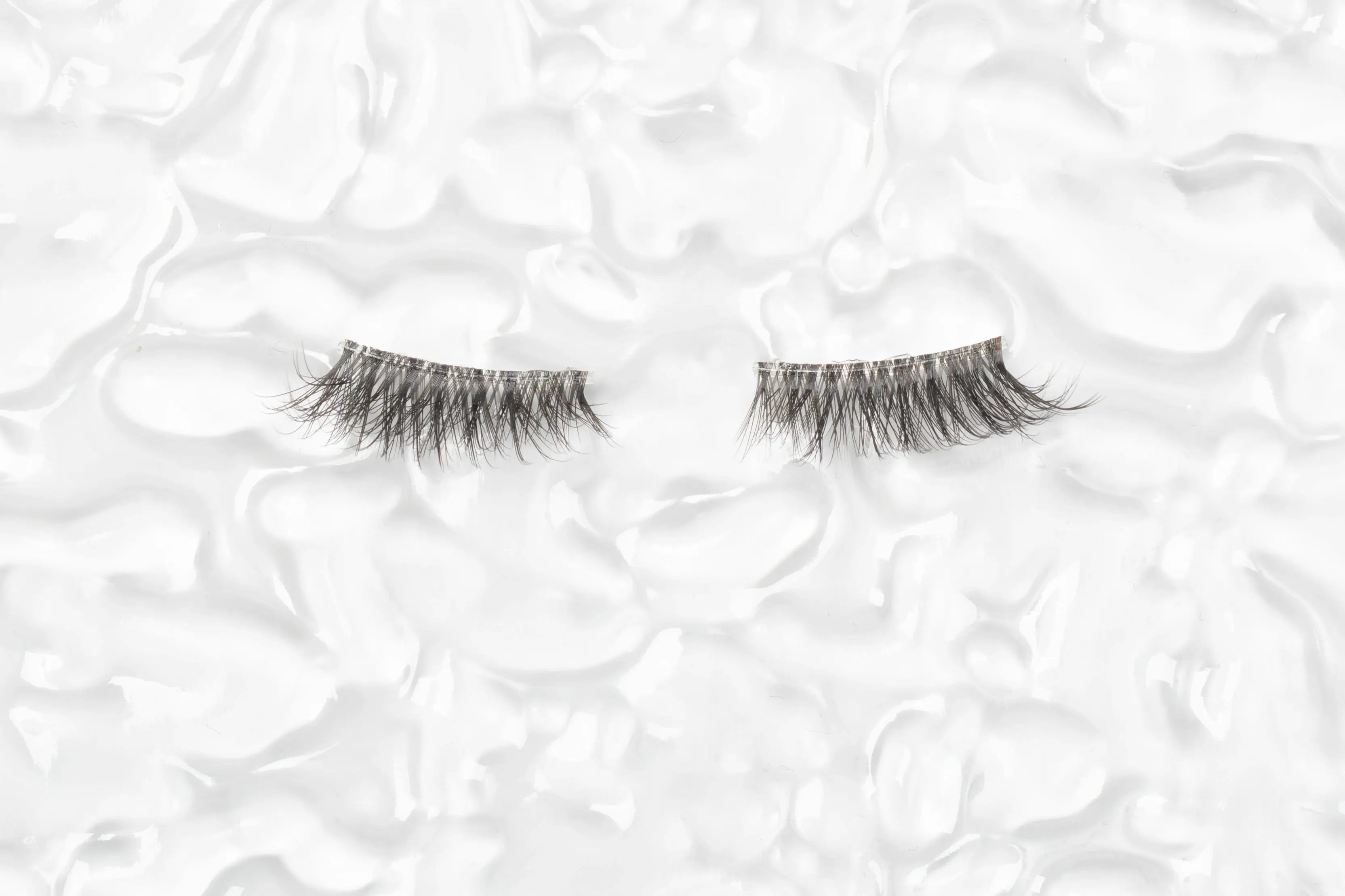 HALF LASHES