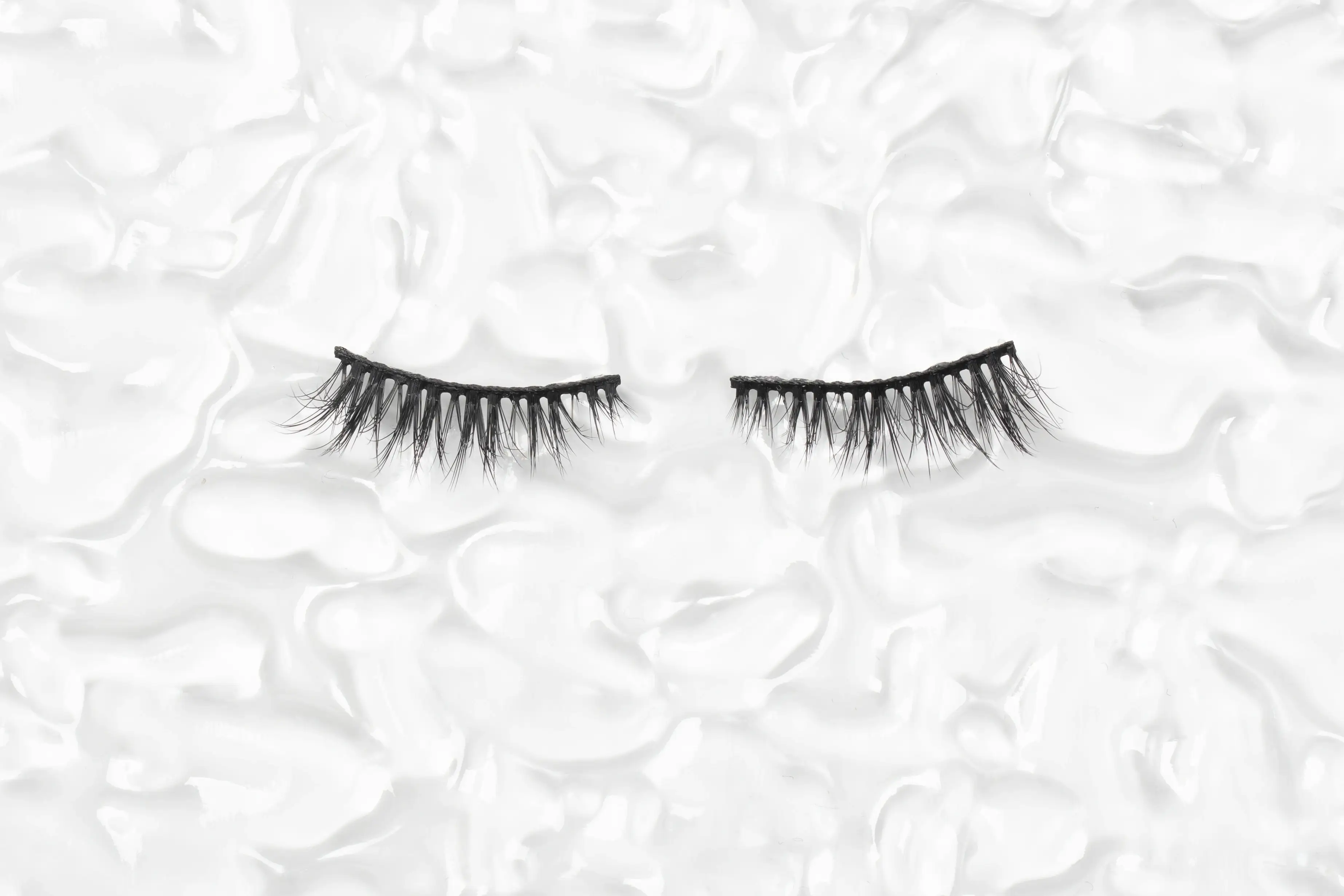 HALF LASHES