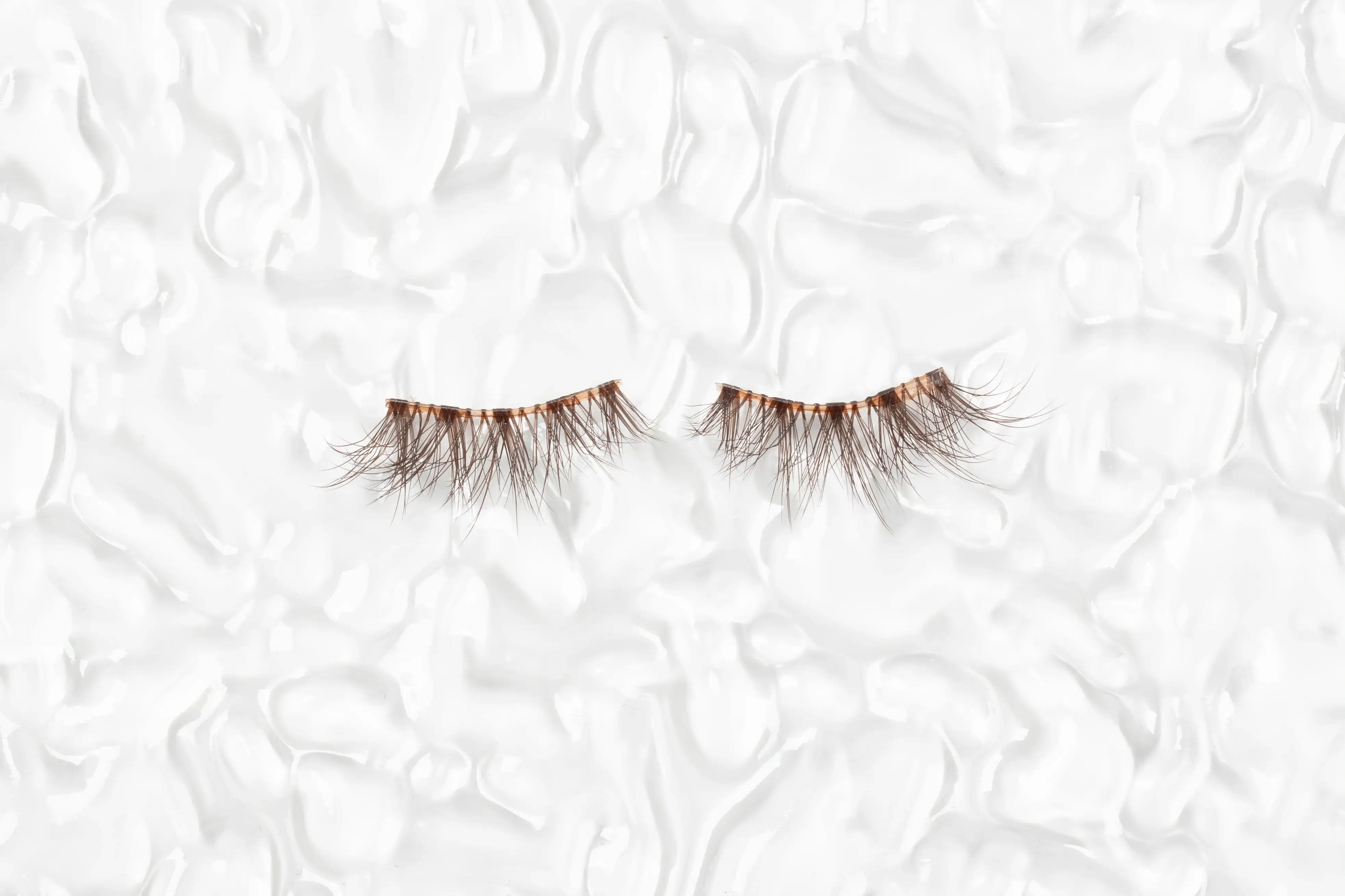 HALF LASHES