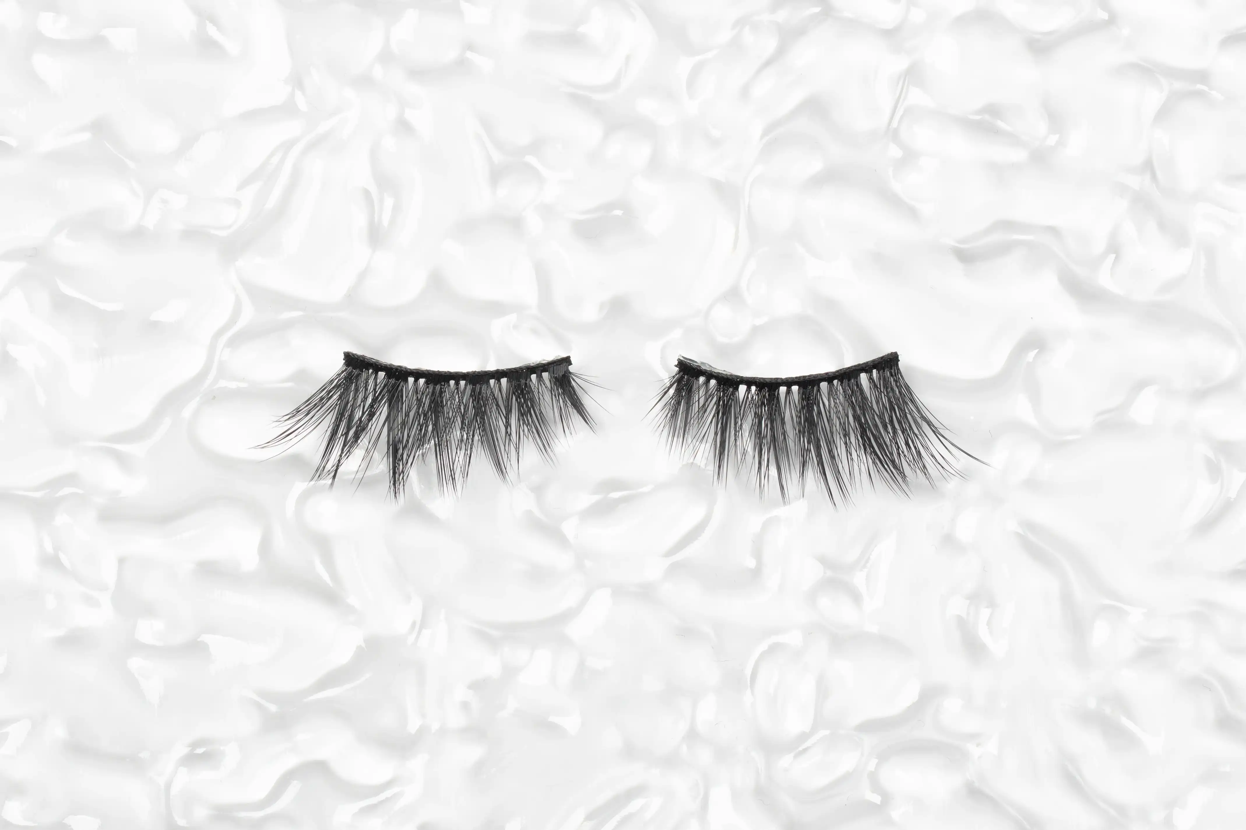 HALF LASHES